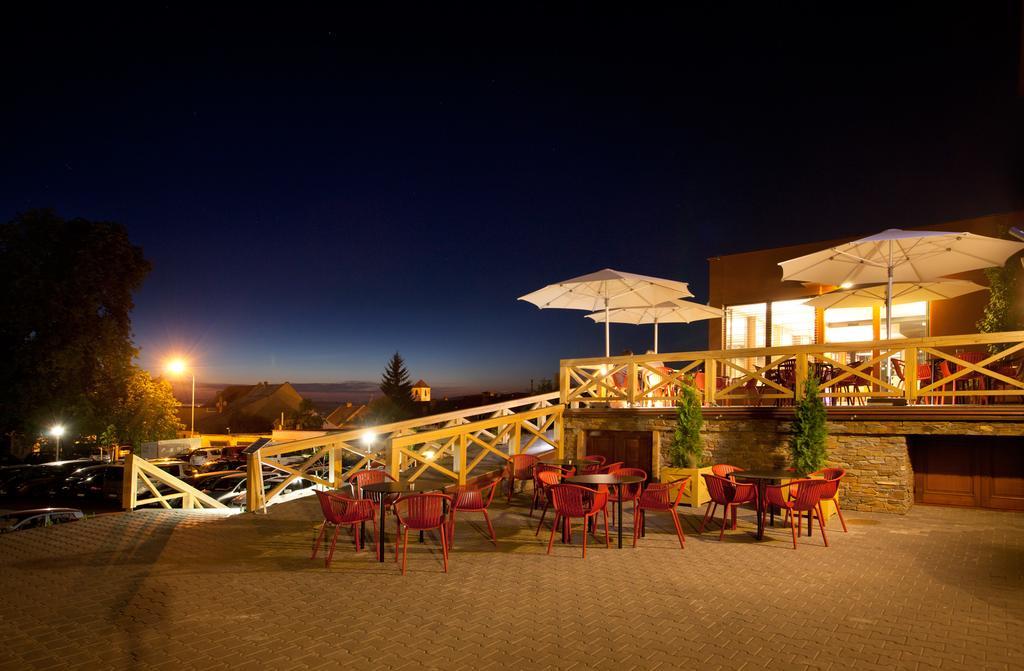 Hotel Pod Zamkem Boskovice Exterior photo