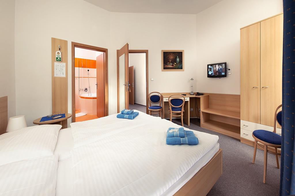 Hotel Pod Zamkem Boskovice Room photo